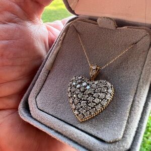 NWT Diamond Pave’ Heart Necklace Gold 10kt.